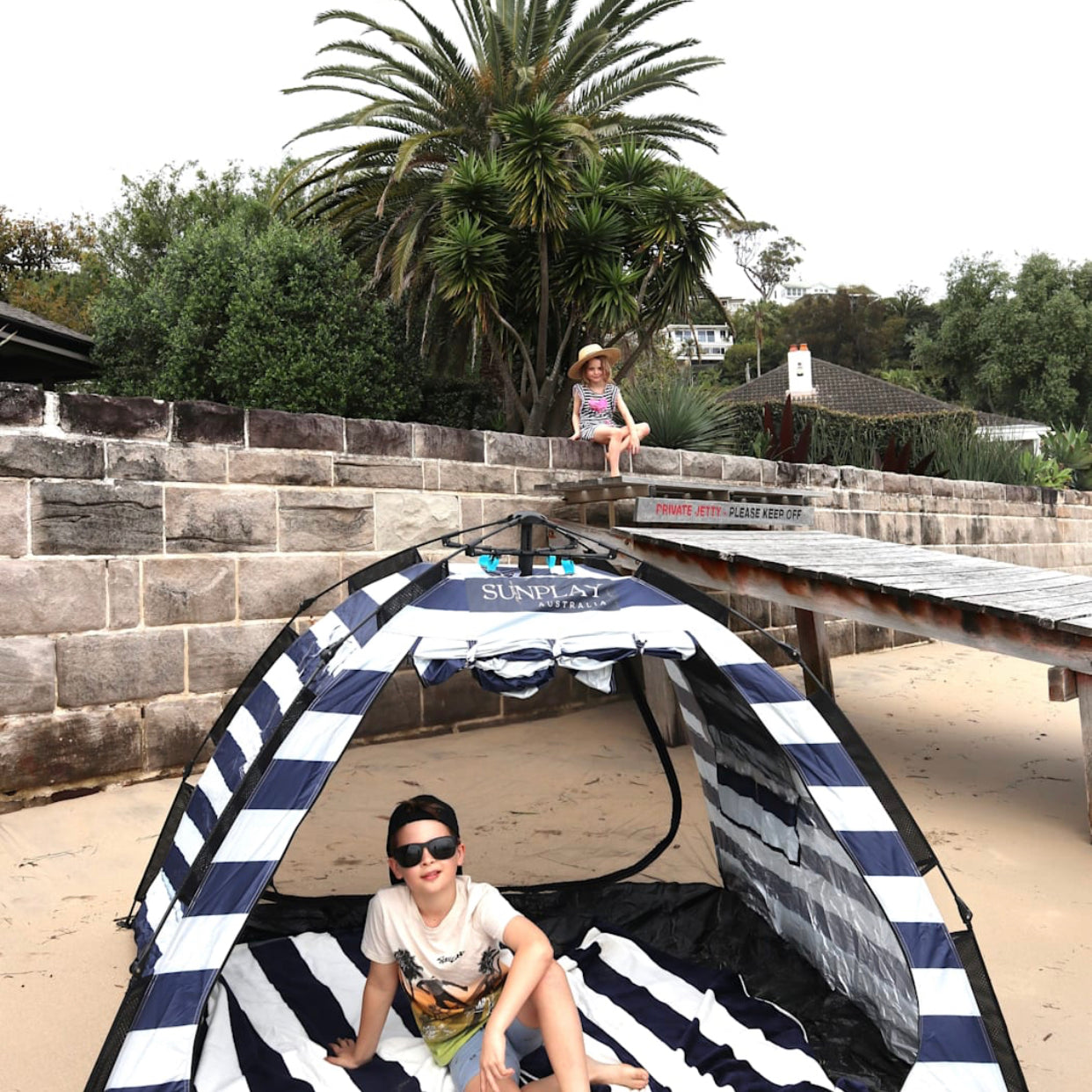 Australia's best sun shelter. pop up Beach tent for families.