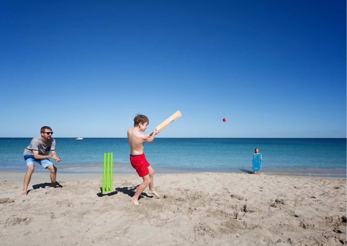 Beach activities for kids and adults to enjoy together – SUNPLAY Australia
