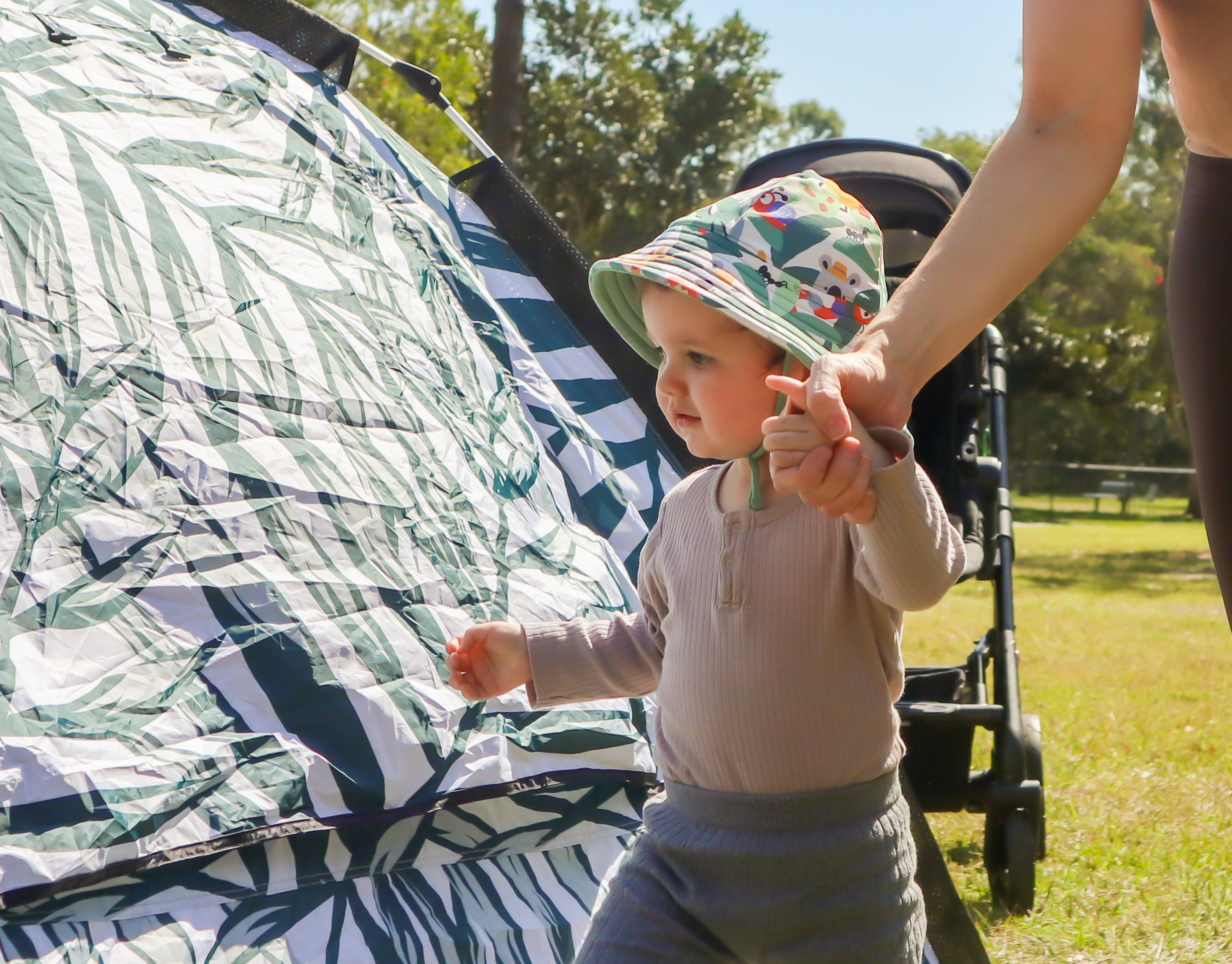 Beach_tent_sunchaser_at_park.png