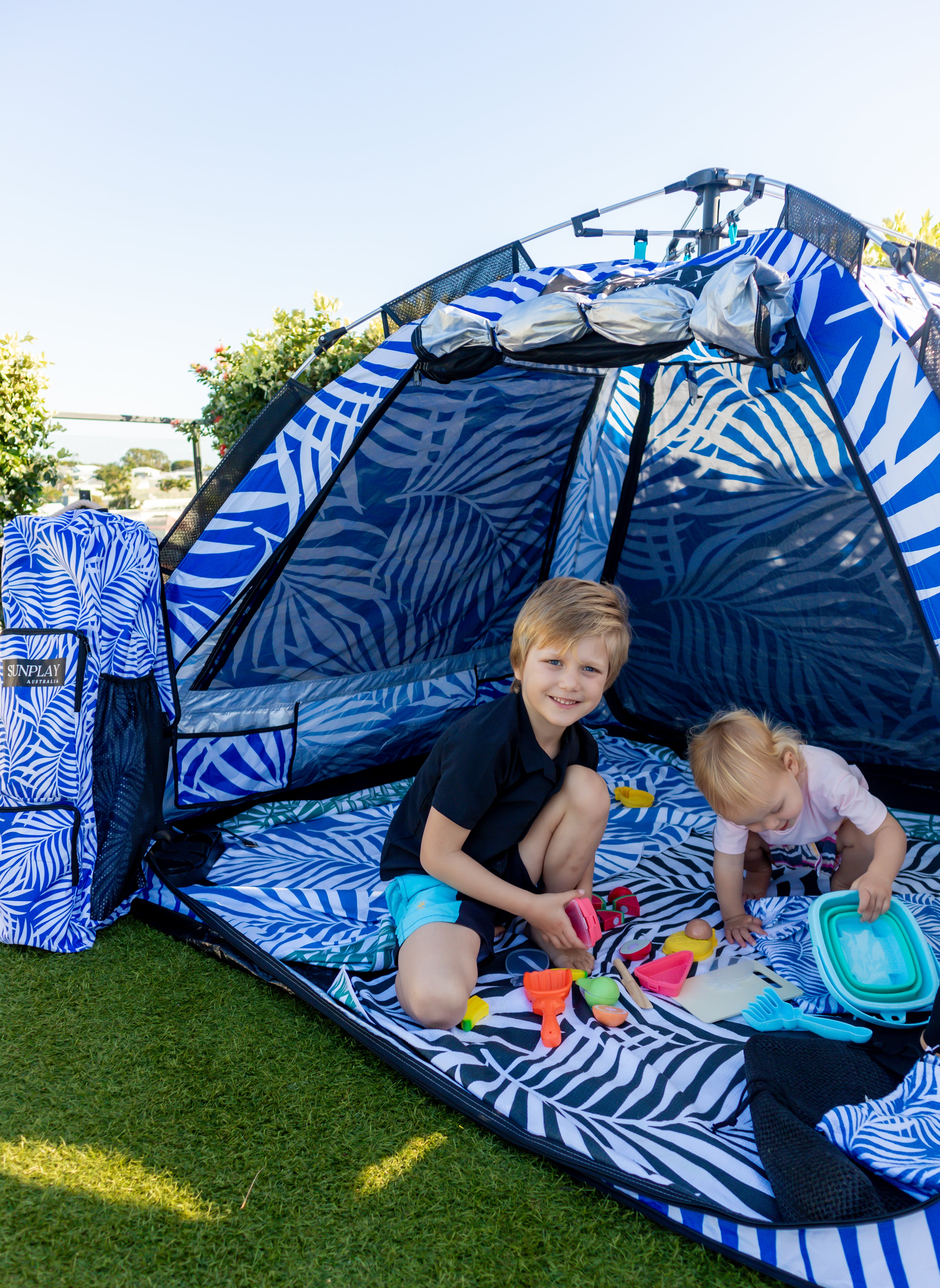 Most Easy to Use Pop Up Beach Tent for Your Family SUNPLAY Australia Oasis